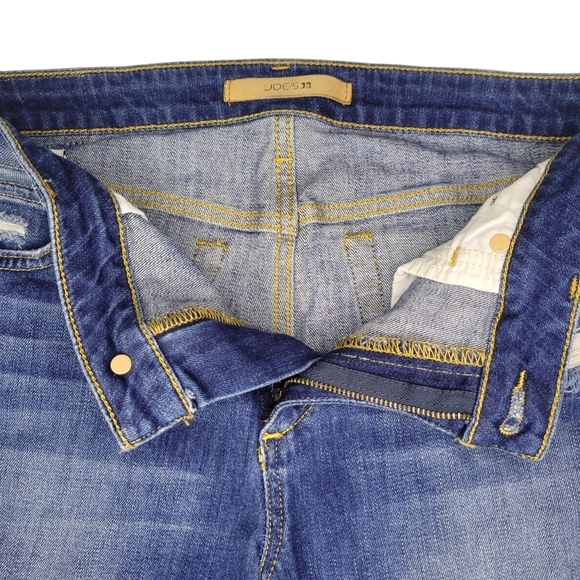 Joe's Jeans | The Finn Mid Rise Bermuda Short | Size 29 - Picture 5 of 12